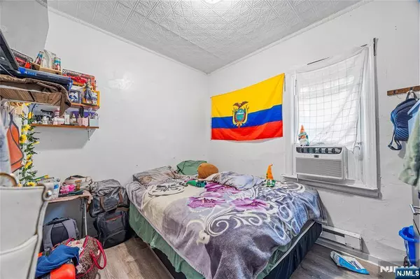 344-348 Henry ST, Orange, NJ 07050