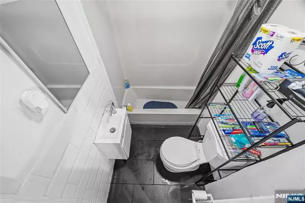 344-348 Henry ST, Orange, NJ 07050