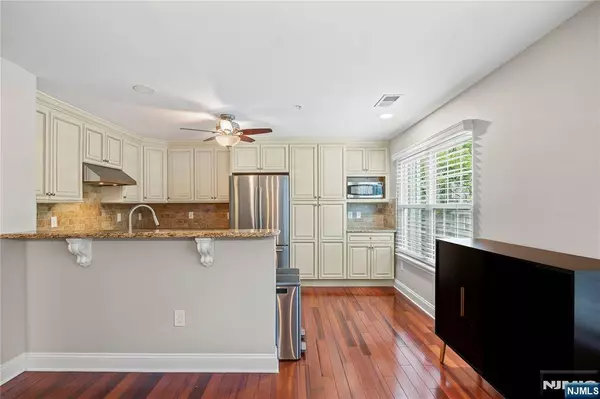 66 Greenbrook DR, Bloomfield, NJ 07003