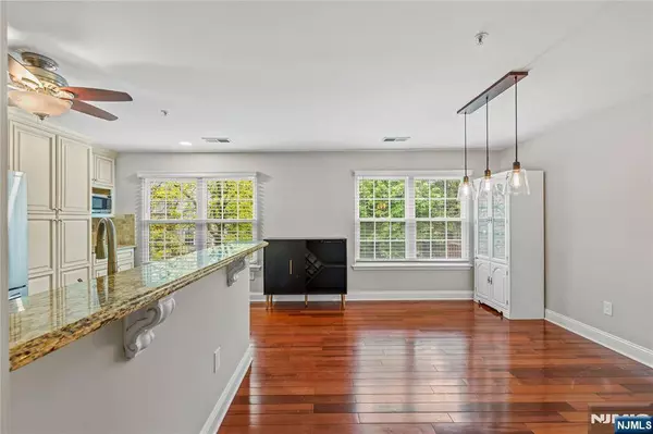 66 Greenbrook DR, Bloomfield, NJ 07003