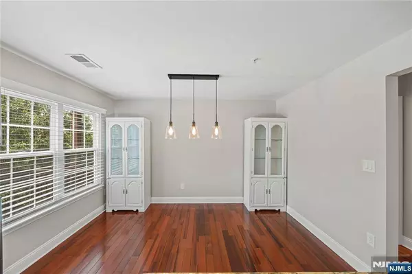 66 Greenbrook DR, Bloomfield, NJ 07003