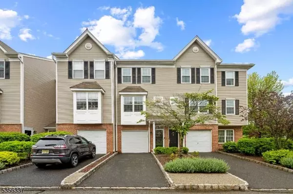 66 Greenbrook Dr, Bloomfield Twp., NJ 07003