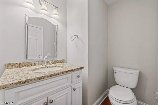 66 Greenbrook Dr, Bloomfield Twp., NJ 07003