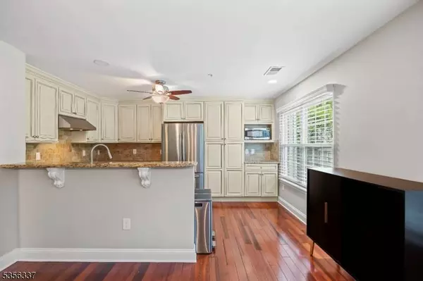 66 Greenbrook Dr, Bloomfield Twp., NJ 07003