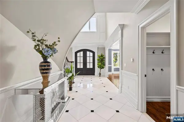 504 Kendrick ST, Paramus, NJ 07652