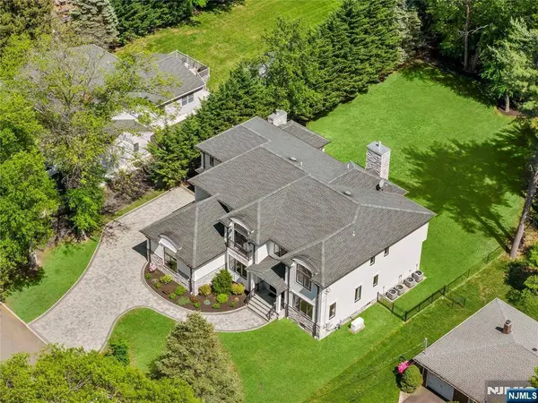 504 Kendrick ST, Paramus, NJ 07652