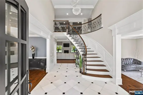 504 Kendrick ST, Paramus, NJ 07652