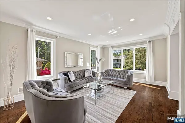 504 Kendrick ST, Paramus, NJ 07652