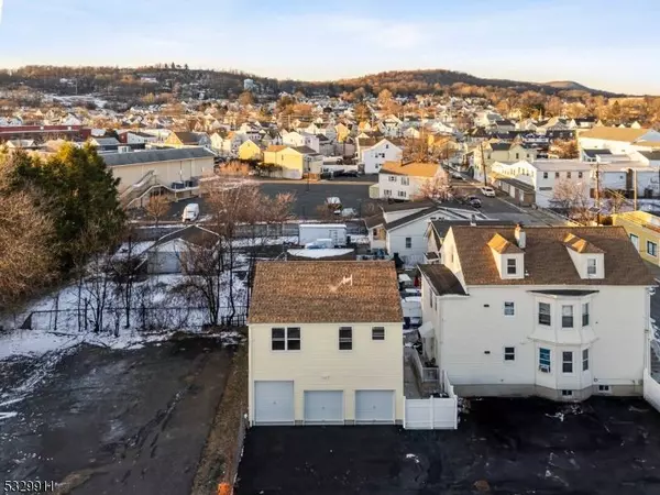 357 W Clinton St, Haledon Boro, NJ 07508