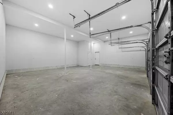 357 W Clinton St, Haledon Boro, NJ 07508