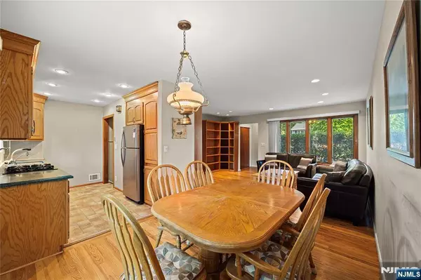 41 Hopper AVE, Westwood, NJ 07675