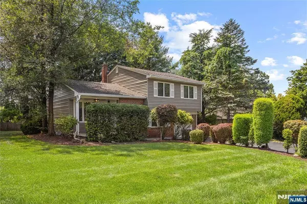 41 Hopper AVE, Westwood, NJ 07675