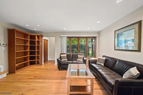 41 Hopper Ave, Westwood Boro, NJ 07675