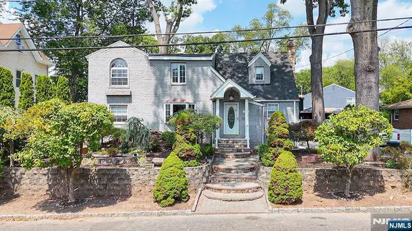 156 Linden AVE, Dumont, NJ 07628