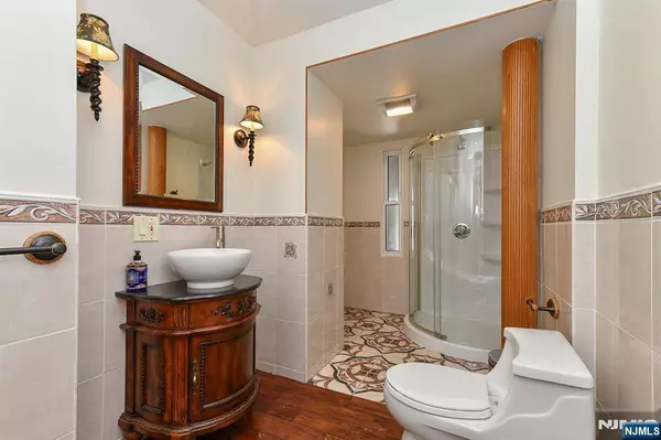 156 Linden AVE, Dumont, NJ 07628