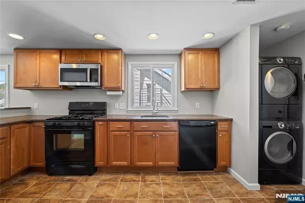 47 Morris PL #3, Bloomfield, NJ 07003