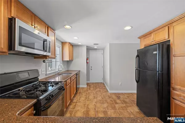 47 Morris PL #3, Bloomfield, NJ 07003