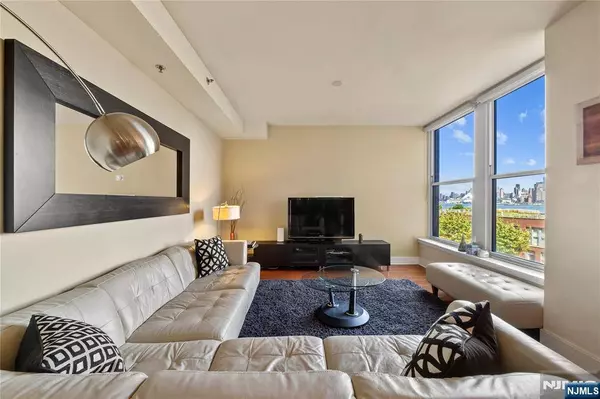 1125 Maxwell LN #711, Hoboken, NJ 07030