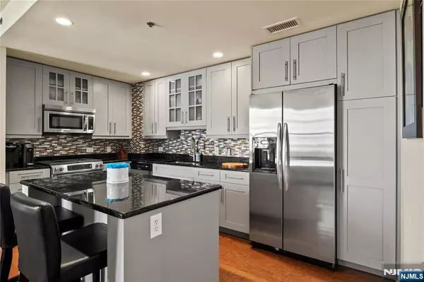 1125 Maxwell LN #711, Hoboken, NJ 07030