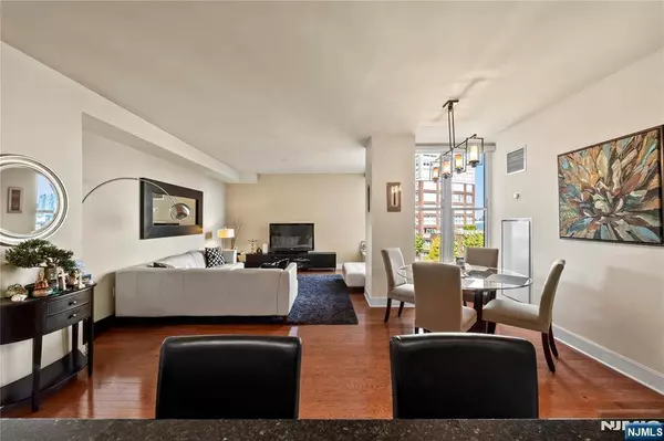 1125 Maxwell LN #711, Hoboken, NJ 07030