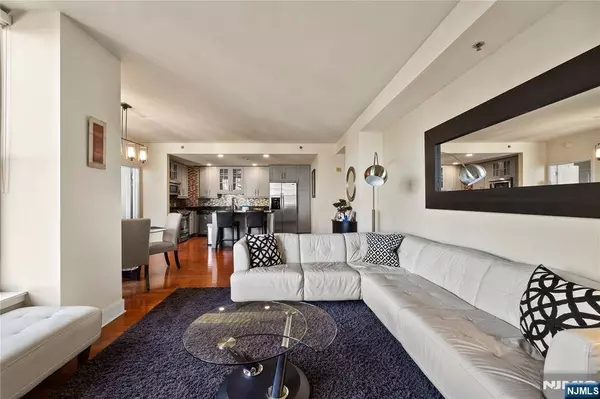 1125 Maxwell LN #711, Hoboken, NJ 07030