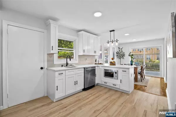 208 Reynolds ST, Orange, NJ 07050