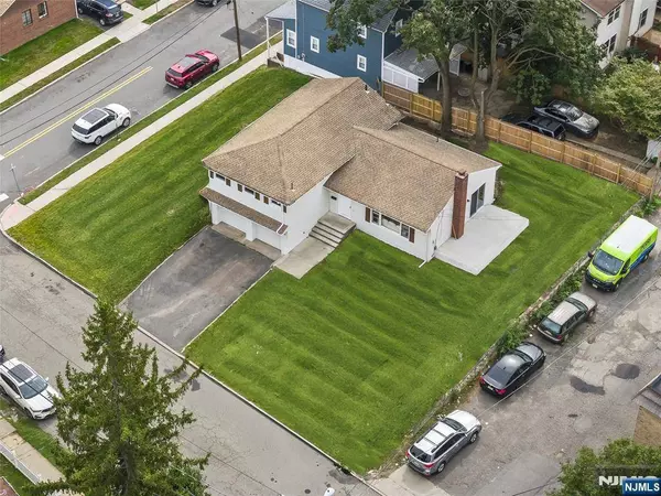 208 Reynolds ST, Orange, NJ 07050