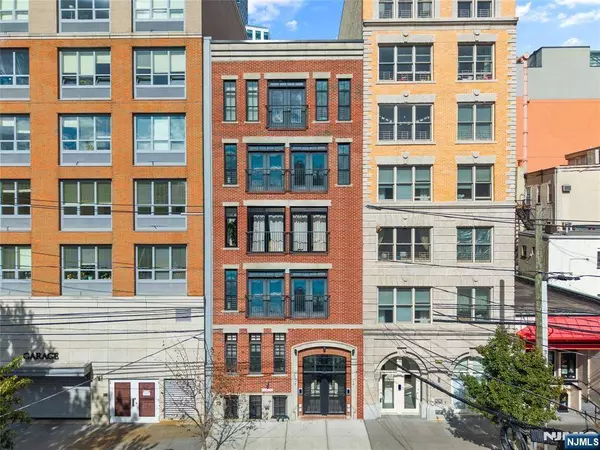 104 York ST #2A, Jersey City, NJ 07302