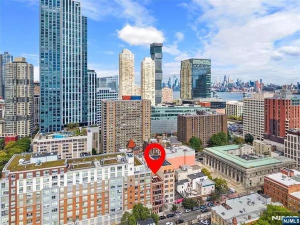 104 York ST #2A, Jersey City, NJ 07302