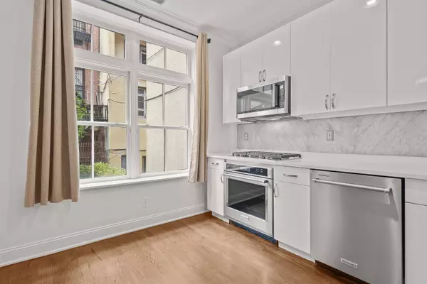 104 YORK ST  #2A, Jc Downtown, NJ 07302