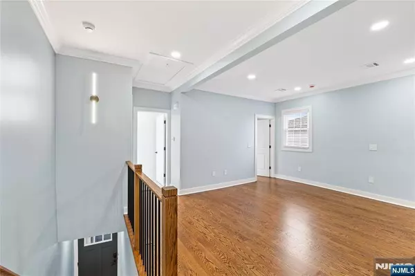 8 Essex ST #2, Nutley, NJ 07110