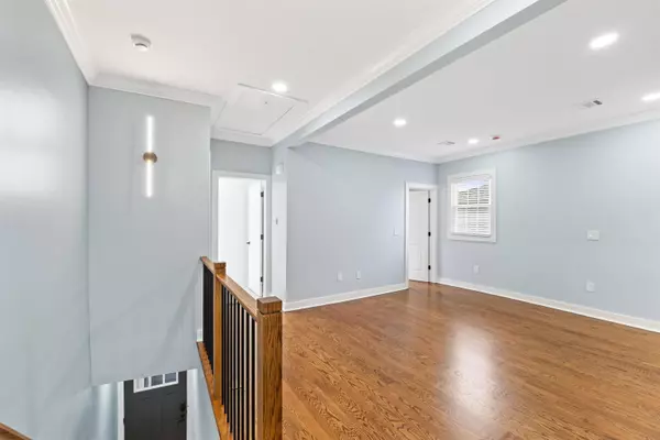 8 ESSEX ST #2, Nutley, NJ 07110