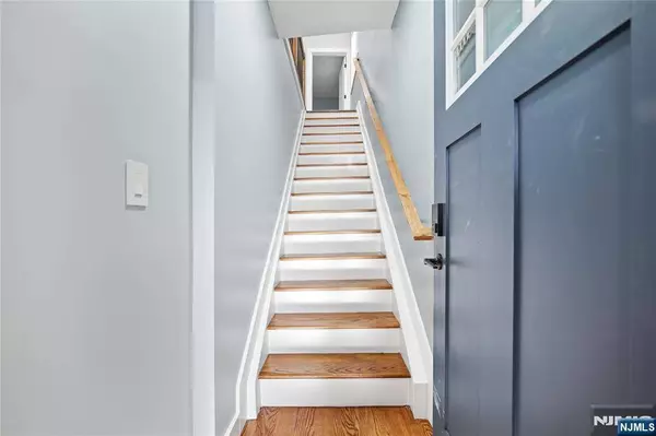 8 Essex ST #2, Nutley, NJ 07110