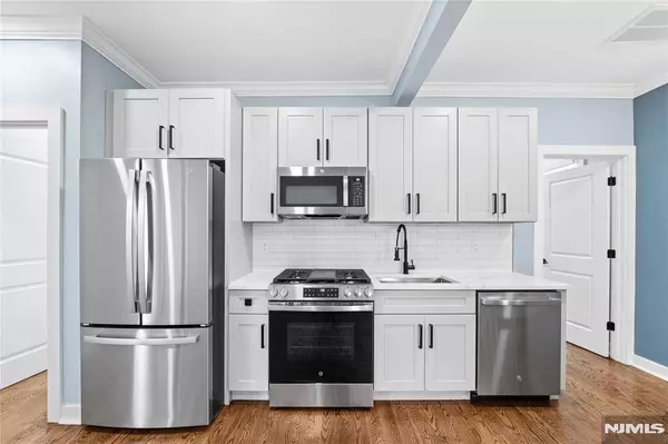 8 Essex ST, Nutley, NJ 07110