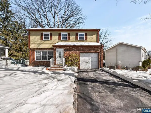 5 Woodland RD, Bloomfield, NJ 07003