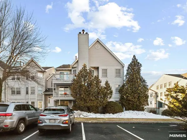 56 Quartz LN #56, Paterson, NJ 07501