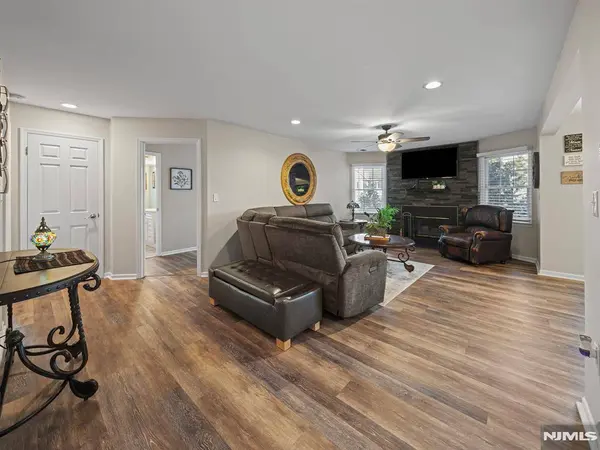 56 Quartz LN #56, Paterson, NJ 07501