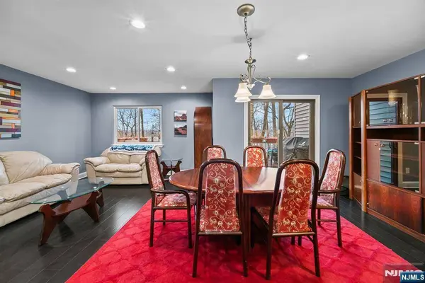 15 Littlewood CT, Wayne, NJ 07470