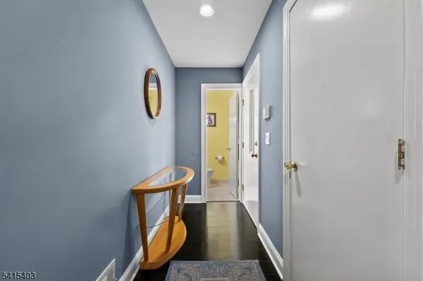 15 Littlewood Ct, Wayne Twp., NJ 07470