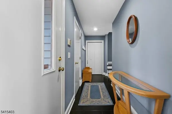 15 Littlewood Ct, Wayne Twp., NJ 07470