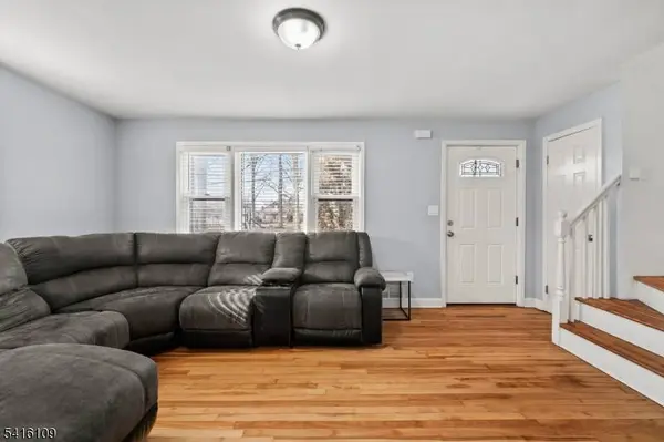 724 Walnut St, Linden City, NJ 07036