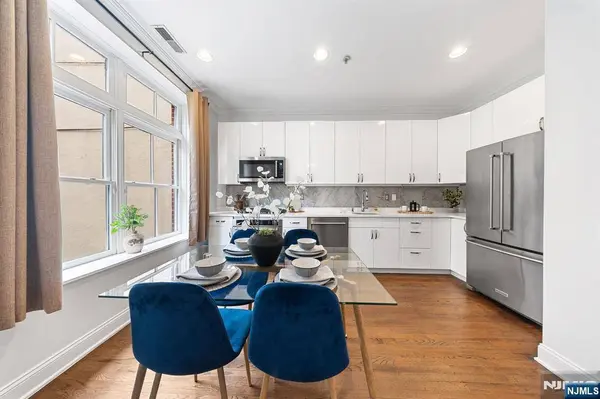 104 York ST #2B, Jersey City, NJ 07302