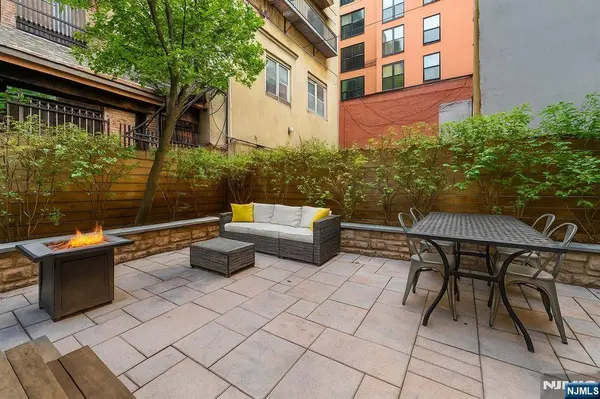 104 York ST #2B, Jersey City, NJ 07302