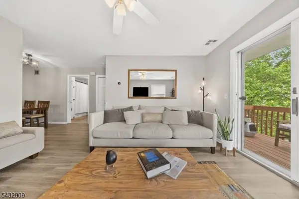 10 Stonyridge Dr, Lincoln Park Boro, NJ 07035