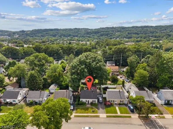 72 Robertson Ave, Hawthorne Boro, NJ 07506