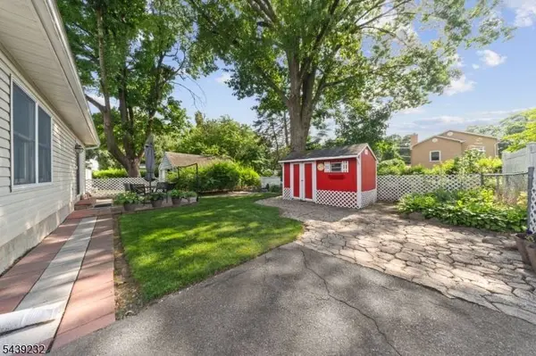 72 Robertson Ave, Hawthorne Boro, NJ 07506