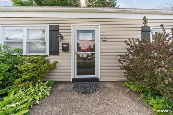 72 Robertson AVE, Hawthorne, NJ 07506