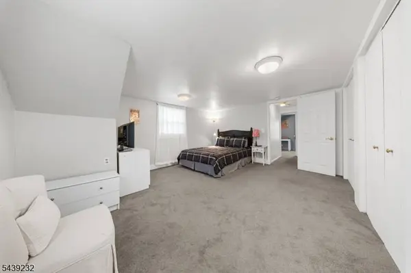 72 Robertson Ave, Hawthorne Boro, NJ 07506