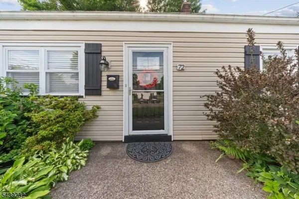 72 Robertson Ave, Hawthorne Boro, NJ 07506