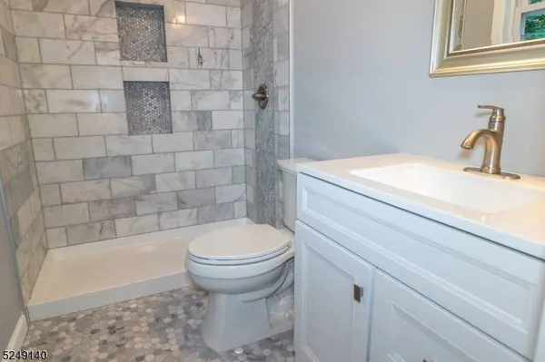 205 Gordon Ave, Totowa Boro, NJ 07512